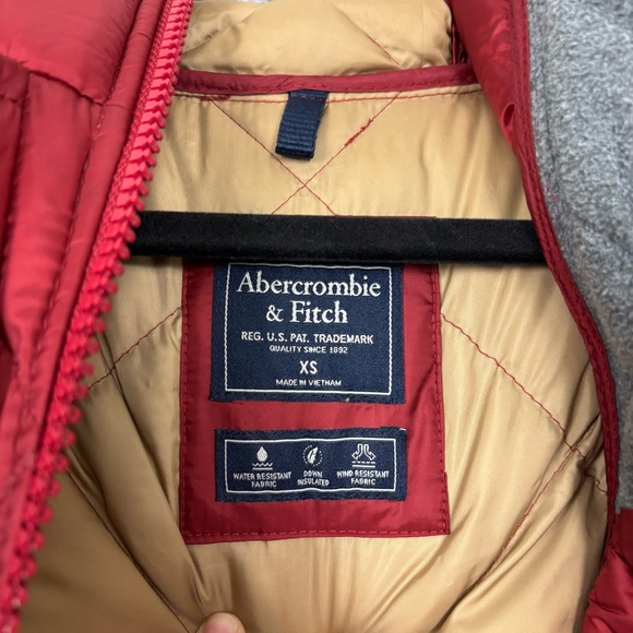 Abercrombie & Fitch Down-Filled Parka Jacket Size XS Raspberry Red Fur Hood - Picture 10 of 16